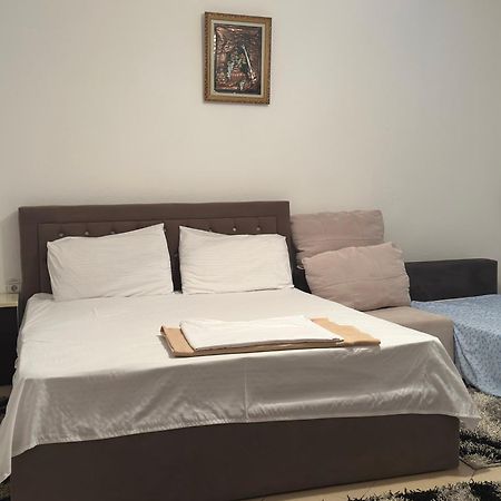Guri Guest House Pogradec Eksteriør billede